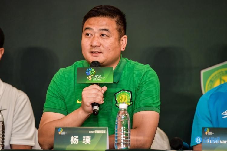 我认为所有人都干的很棒，当然，在这里情况是更难一些的，我想每一位中场球员都表明了我们想要付出一切，我们想快速适应。